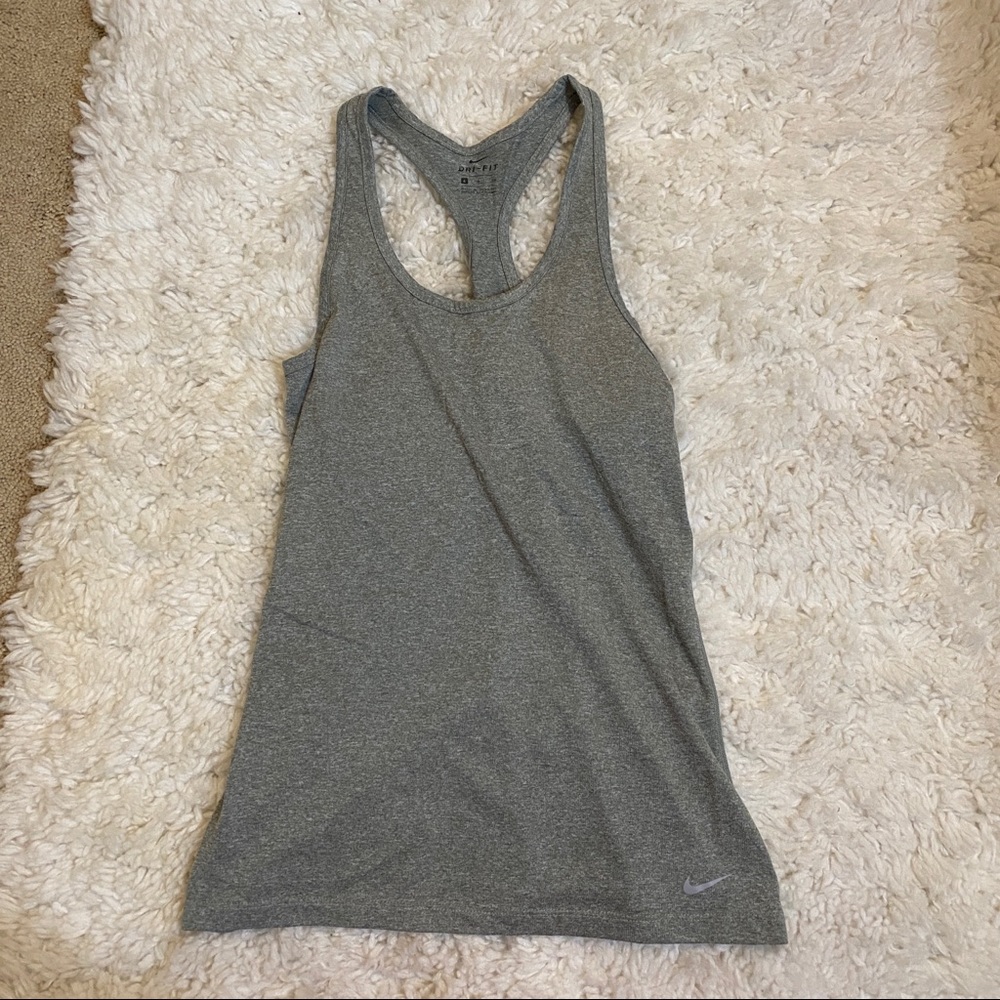gray nike tank top